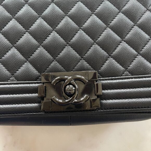 Chanel So Black Caviar Boy Bag Medium - Picture 5 of 11
